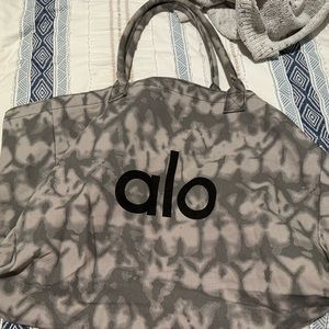 Alo Tote